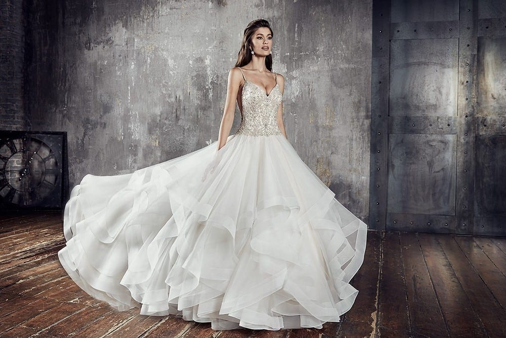 Fashionable gray wedding dresses can also be very chic